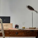 Diciotto Apartment By Mamo Florence